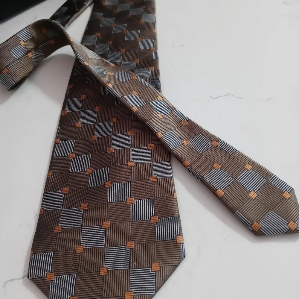 Jhane Barnes Signature Collection Classic 100%Silk 59